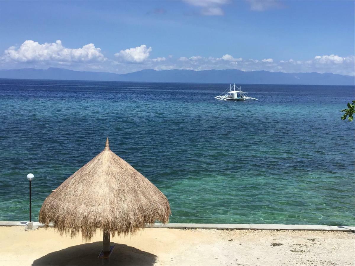 Cuestas Beach Resort And Restaurant Badian Eksteriør bilde