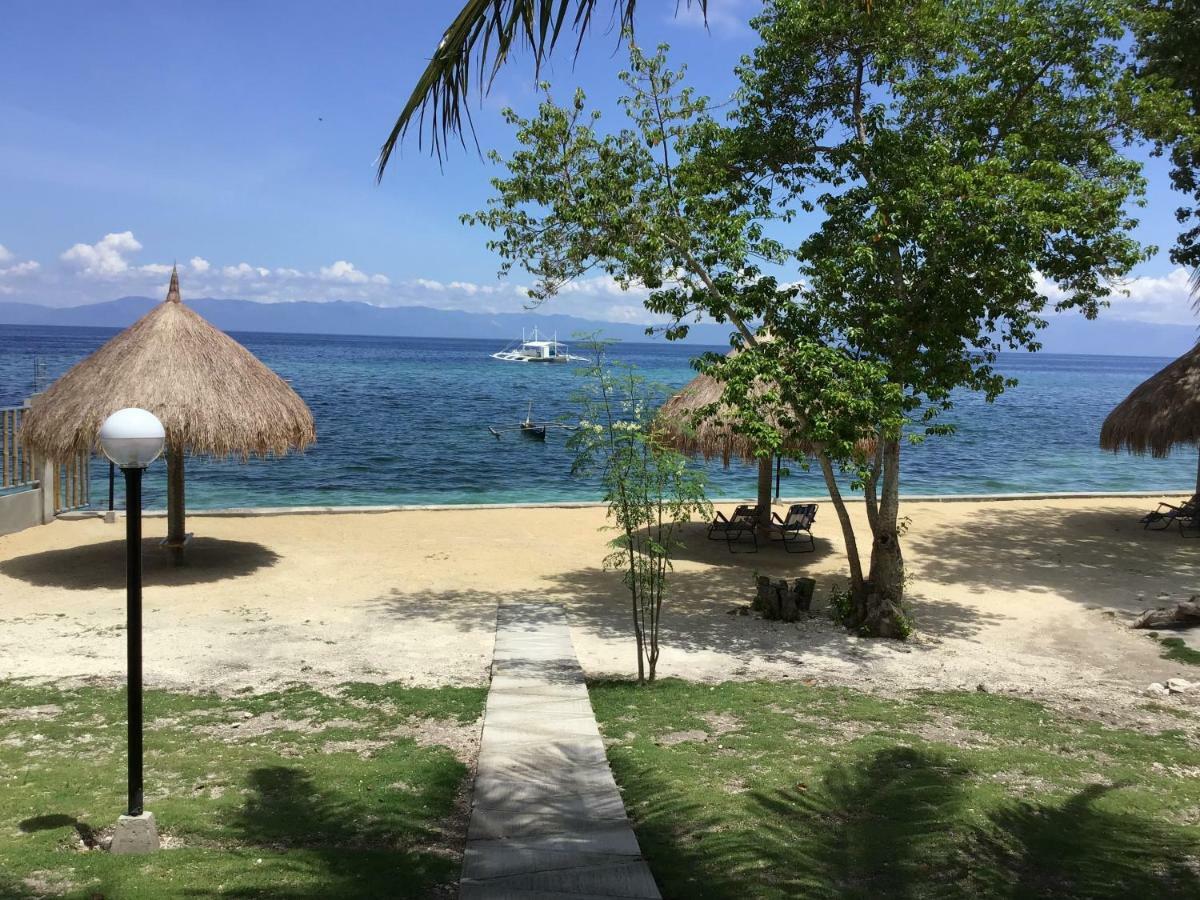 Cuestas Beach Resort And Restaurant Badian Eksteriør bilde